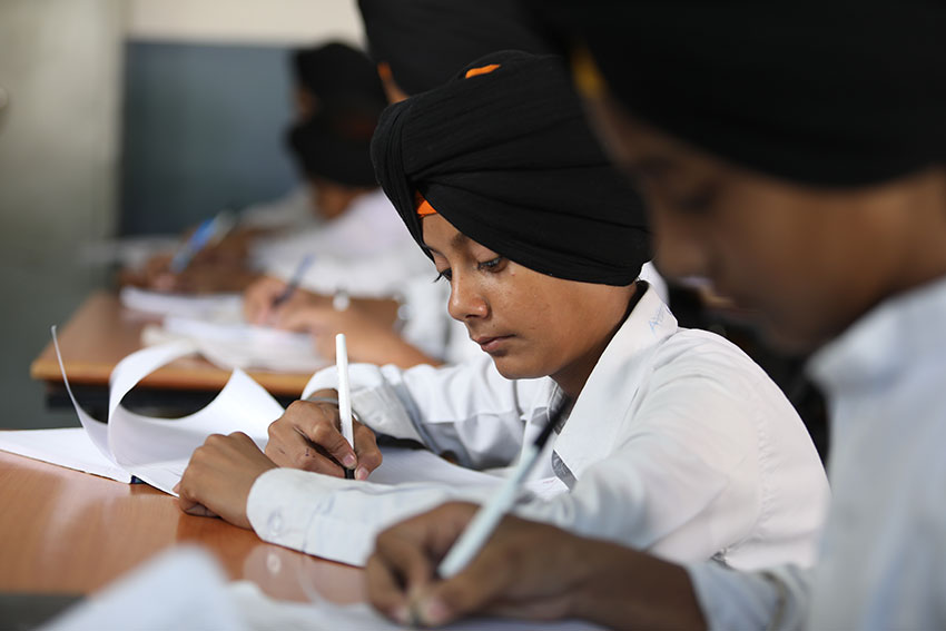 free residential and educational institution for needy children, free education for unprivileged sikhs