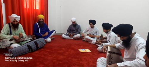 Ustad Satnam Singh Ji teaching Rabab Lessons 